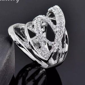 Unique Multilayer Twisted CZ Ring